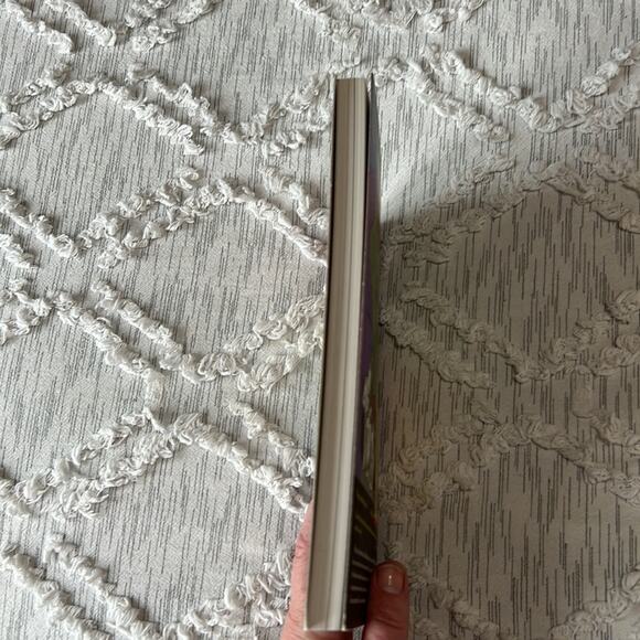 Maus: A Survivor's Tale, is a graphic novel by Art Spiegelman - Picture 5 of 5